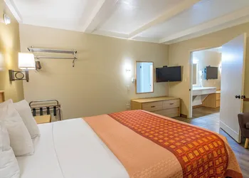 Glenwood Springs Cedar Lodge hotel thumbnail 6