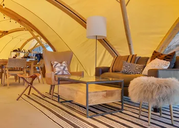 Under Canvas West Yellowstone hotel thumbnail 3