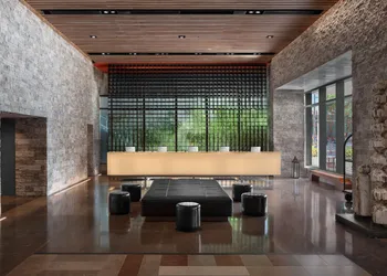 EAST Miami hotel thumbnail 3