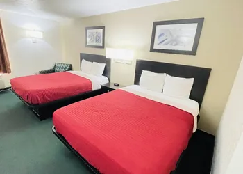 Pinckeyville Inn and Suites hotel thumbnail 4