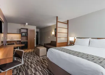 Microtel Inn & Suites By Wyndham Altoona hotel thumbnail 5