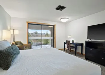 Bonneville Hot Springs Resort & Spa hotel thumbnail 8