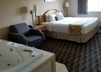 Baymont by Wyndham Noblesville hotel thumbnail 8