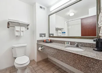 Quality Inn & Suites Dawsonville hotel thumbnail 8