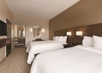 Embassy Suites by Hilton Akron Canton Airport hotel thumbnail 8