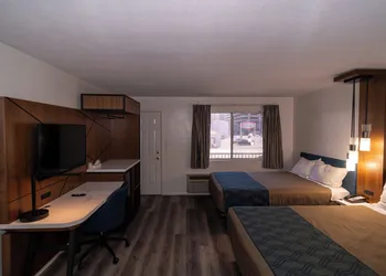 Central Phoenix Hotel hotel thumbnail 7