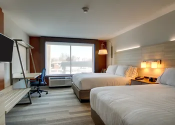 Holiday Inn Express & Suites Galesburg by IHG hotel thumbnail 3