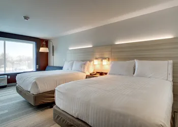 Holiday Inn Express & Suites Galesburg by IHG hotel thumbnail 4