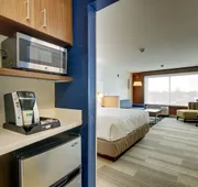 Holiday Inn Express & Suites Galesburg by IHG hotel detail image 7