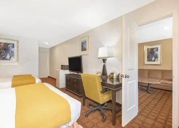 Umpqua Valley Hotel hotel thumbnail 4