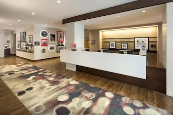 Hampton Inn & Suites Dallas Downtown hotel thumbnail 7