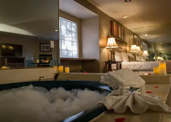 POSTMARC Hotel and Spa Suites hotel thumbnail 8