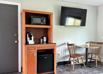 Colonial Valley Motel hotel thumbnail 4