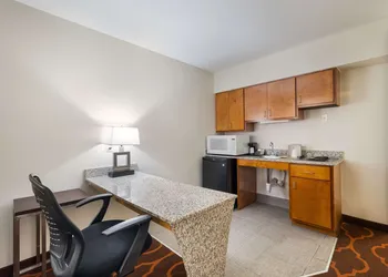 Quality Inn & Suites Huntsville Research Park Area hotel thumbnail 5