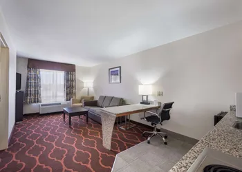 Quality Inn & Suites Huntsville Research Park Area hotel thumbnail 7