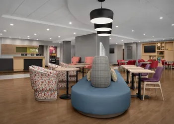 Home2 Suites by Hilton Lake City hotel thumbnail 6