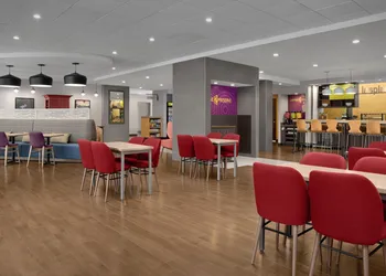Home2 Suites by Hilton Lake City hotel thumbnail 7