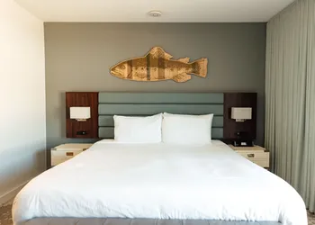 Lakehouse Resort hotel thumbnail 3
