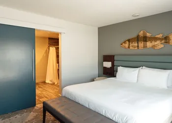 Lakehouse Resort hotel thumbnail 4