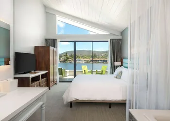 Lakehouse Resort hotel thumbnail 5