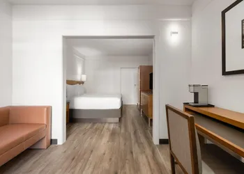 Ramada Suites by Wyndham San Diego/Hotel Circle Area hotel thumbnail 6