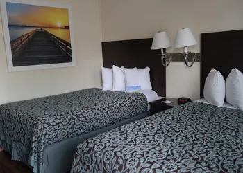 Days Inn by Wyndham Santa Maria hotel thumbnail 2