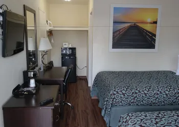 Days Inn by Wyndham Santa Maria hotel thumbnail 3