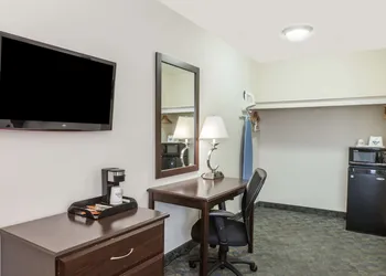 Days Inn by Wyndham Santa Maria hotel thumbnail 7