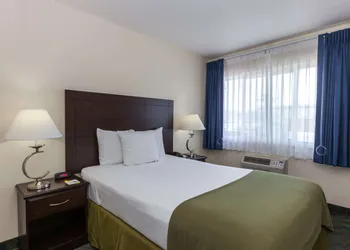 Days Inn by Wyndham Santa Maria hotel thumbnail 8