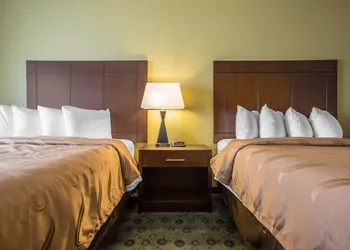 Quality Inn & Suites Bloomington I-55 and I-74 hotel thumbnail 3
