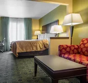 Quality Inn & Suites Bloomington I-55 and I-74 hotel detail image 4
