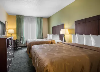 Quality Inn & Suites Bloomington I-55 and I-74 hotel thumbnail 5
