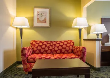 Quality Inn & Suites Bloomington I-55 and I-74 hotel thumbnail 6