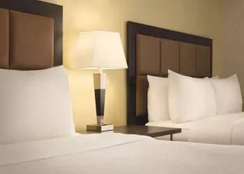 Park Inn by Radisson, Calgary Airport North, AB hotel thumbnail 4