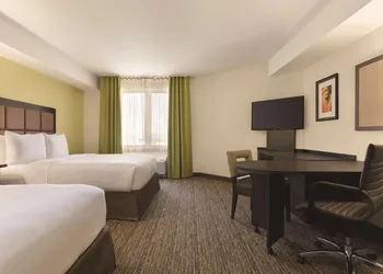 Park Inn by Radisson, Calgary Airport North, AB hotel thumbnail 7