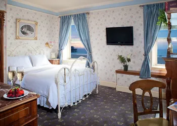 Dorymans Oceanfront Inn hotel thumbnail 3