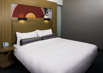 Aloft by Marriott Cleveland Downtown hotel thumbnail 3