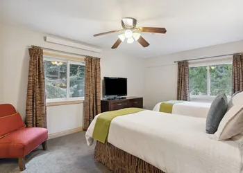 Falcon Point hotel thumbnail 8