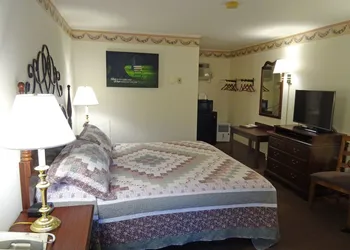 Amish Country Motel hotel thumbnail 8