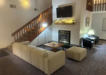 Americas Best Value Inn & Suites Clear Lake hotel thumbnail 2