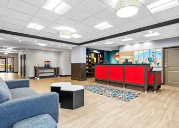 Hampton Inn & Suites Claremore hotel thumbnail 2