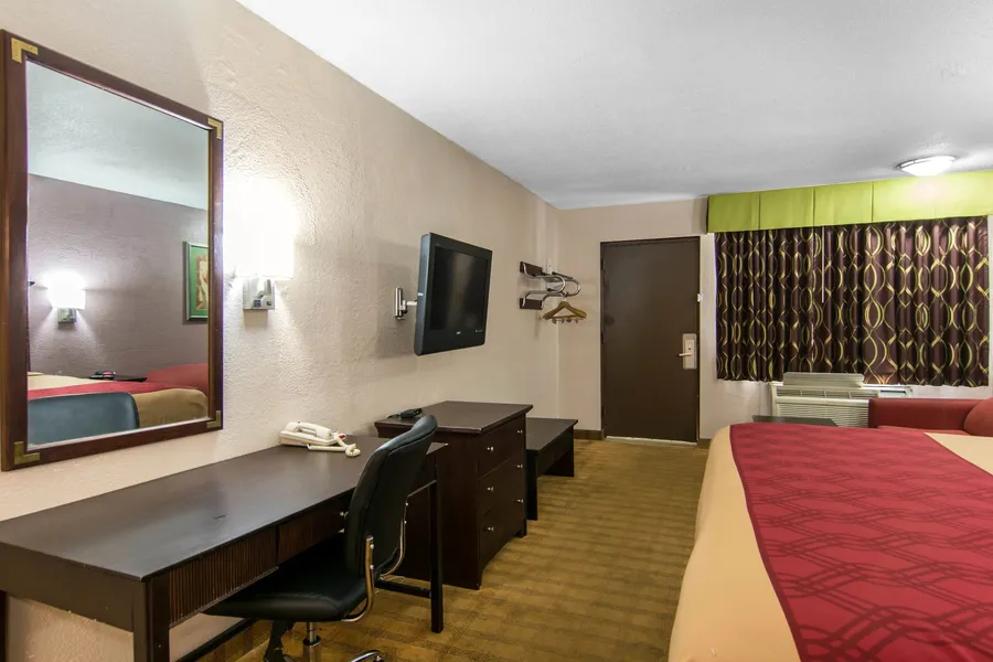 Park Inn by Radisson, Weldon - Roanoke Rapids hotel detail image 2