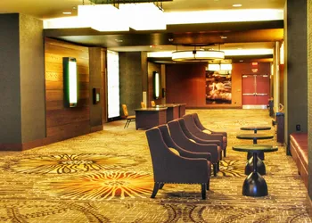 Doubletree By Hilton Reading hotel thumbnail 3