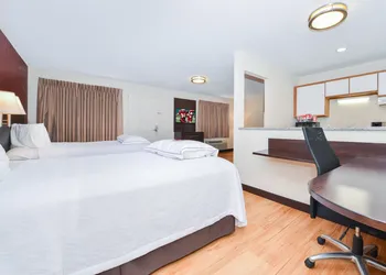 Red Roof Inn PLUS+ & Suites Guilford hotel thumbnail 7