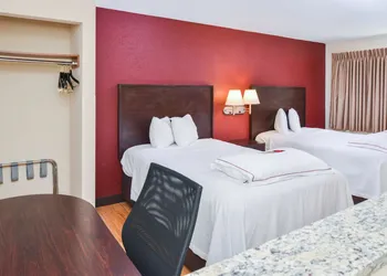Red Roof Inn PLUS+ & Suites Guilford hotel thumbnail 8