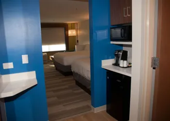 Holiday Inn Express & Suites Decatur by IHG hotel thumbnail 7