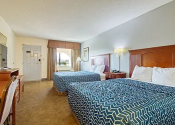 Regency Inn & Suites hotel thumbnail 4