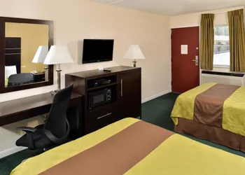Americas Best Value Inn Port Jefferson Station Long Island hotel thumbnail 6