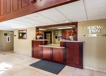 Rodeway Inn hotel thumbnail 2