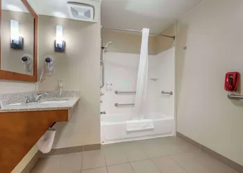 Comfort Suites Redding - Shasta Lake hotel thumbnail 7